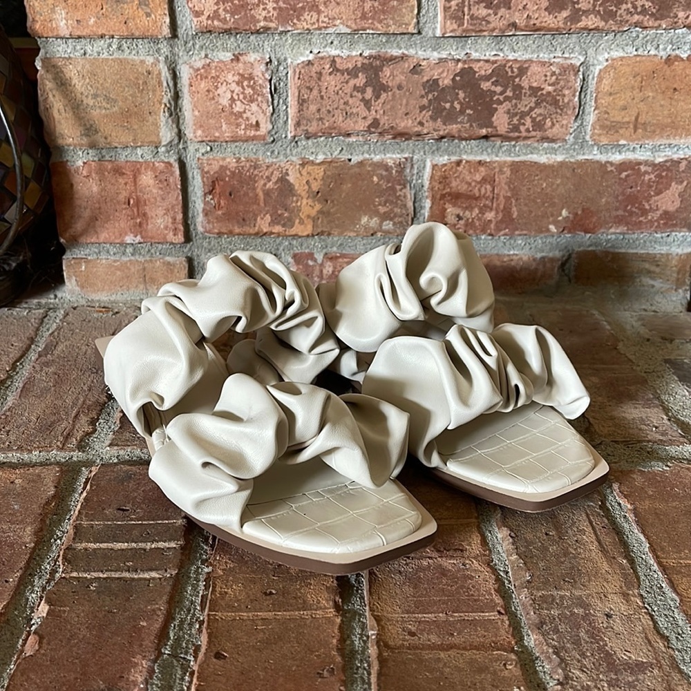Circus by Sam Edleman Iggy Scrunchie Strap Sandals
